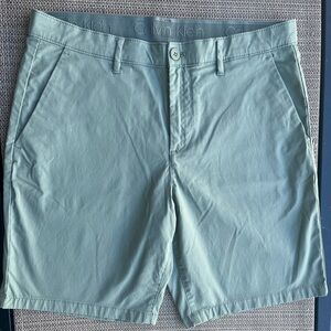 Calvin Klein Men’s Slim Fit Chino Shorts in Green W33 Infinite Flex Waist